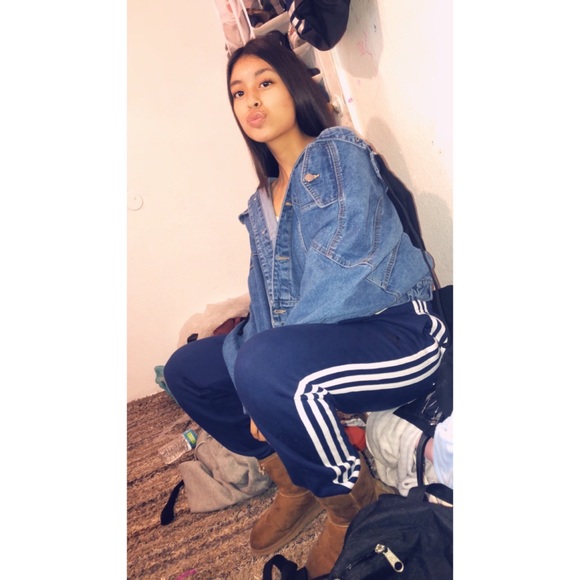 Meet your Posher, Maya - Picture 1 of 2